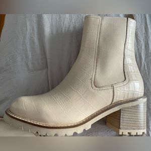 Seychelles beige leather boots
